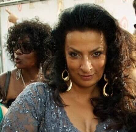 Alice Amter In Real Life: The Multilingual Glamour Queen Who Isn't Actually Indian