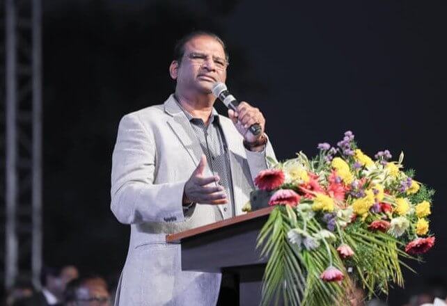 Valeur nette de Paul Dhinakaran : 700 millions de dollars