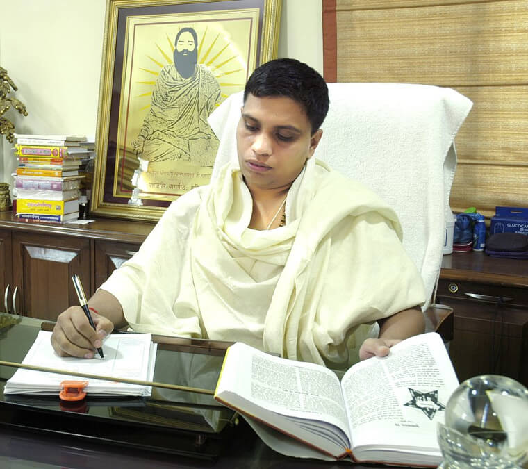 Valeur nette d'Acharya Balkrishna : 1,4 milliard de dollars