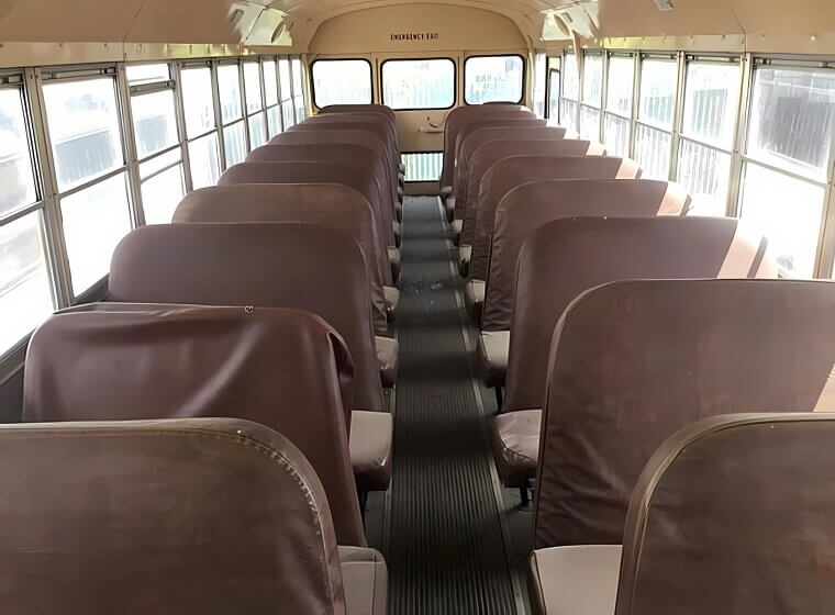 School Buses Lacked Seat Belts