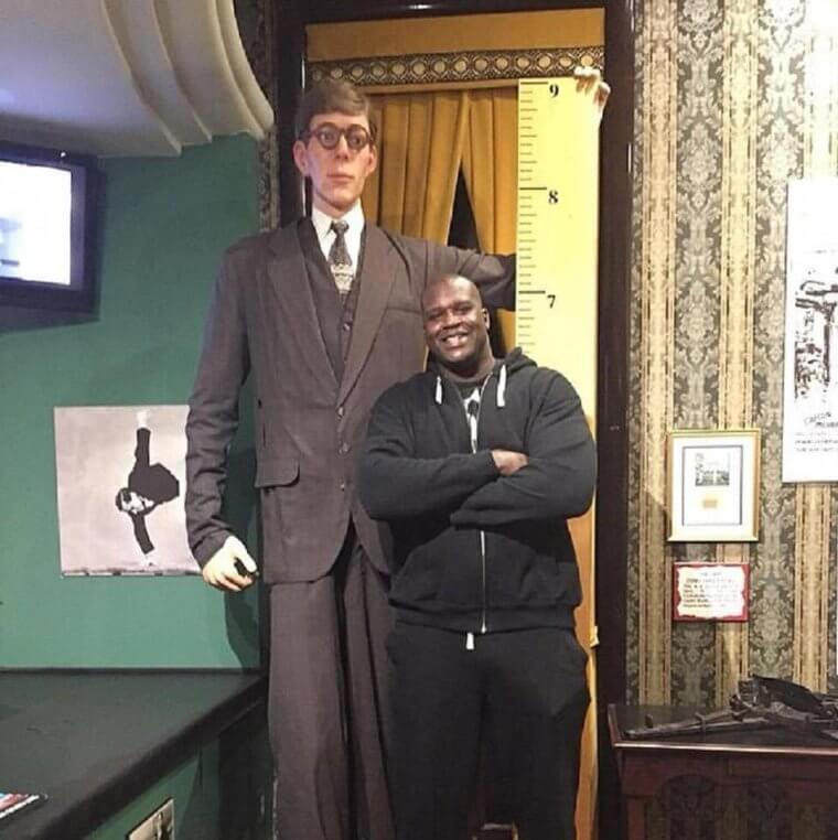 Shaq wird von Robert Wadlow in den Schatten gestellt