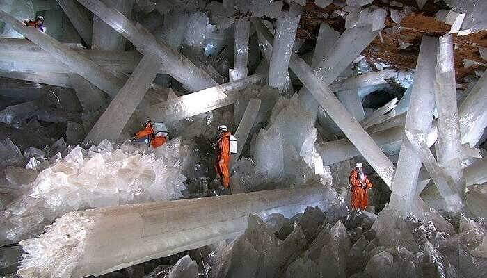 Giant Crystal Cave – Mysterious And Scary