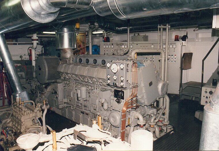 V-12 Diesel Engine (Water-Cooled)