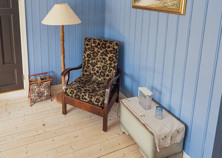 The "Reading Nook" With 360-Degree Lumbar Support