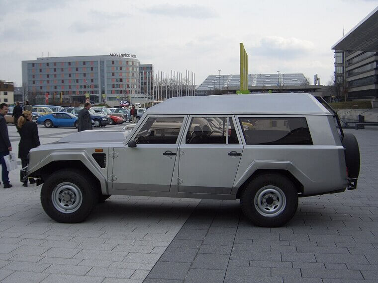 Lamborghini LM002