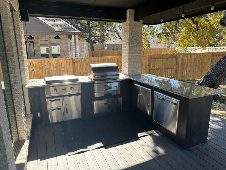 Outdoor Kitchen
