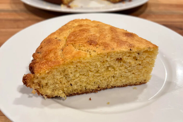 Cornbread (Skillet or Hoe-Cake Style)