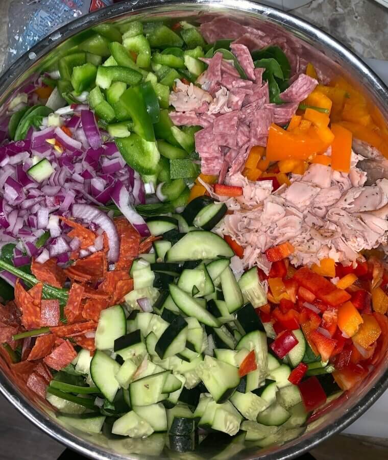 Large Raw Vegetable Salads That Strain Digestion