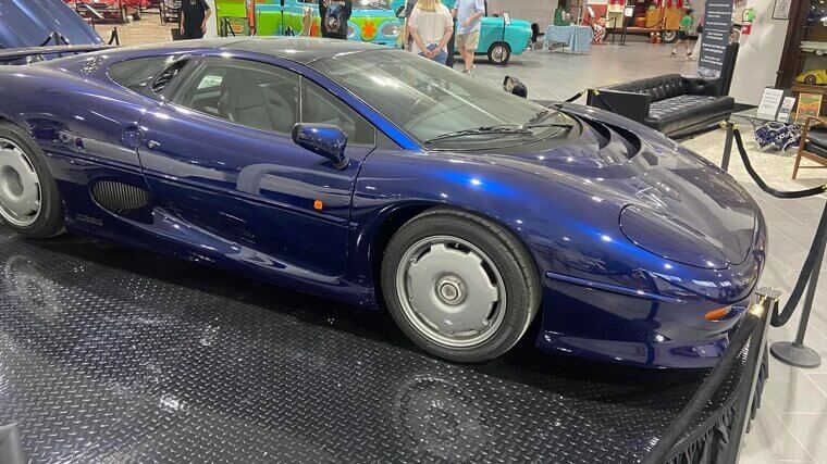 1992 Jaguar XJ220