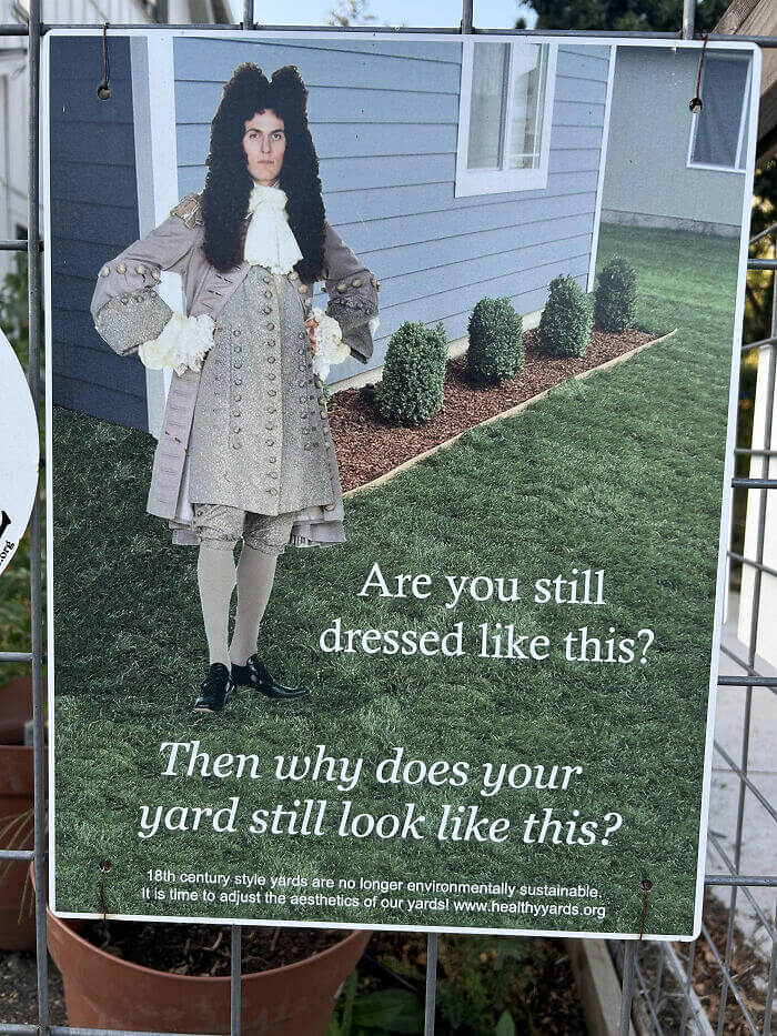 The Neighbors Started Dressing up Like George Washington After He Put This Sign up