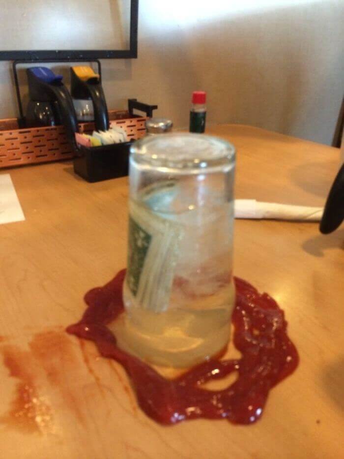 This Has To Be One Of The Rudest Ways To Leave A Tip