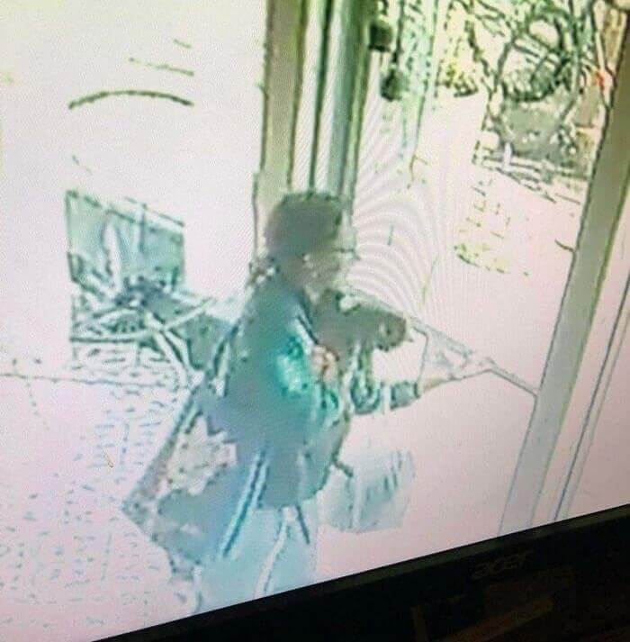 This Woman Stole The Shop Owner's Cat