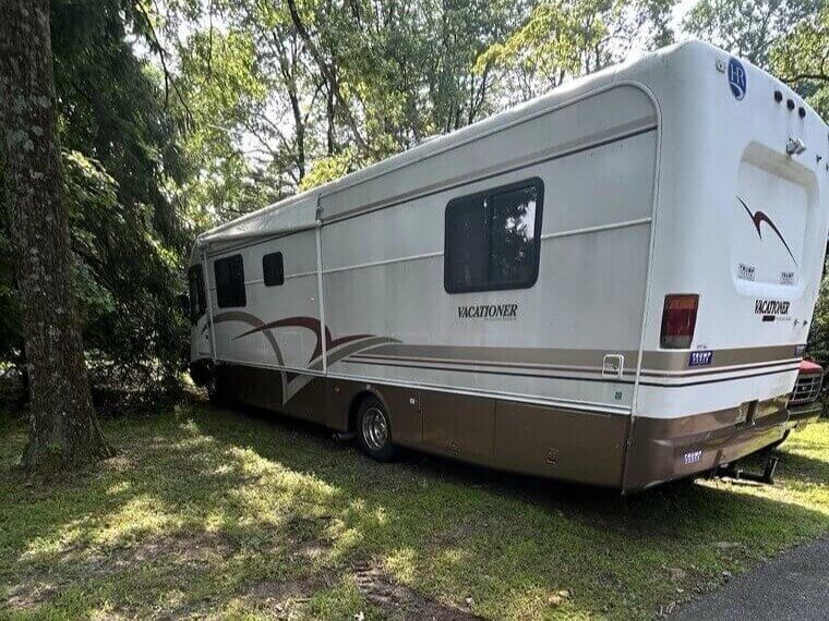 2000 Holiday Rambler Vacationer RV - $10,000