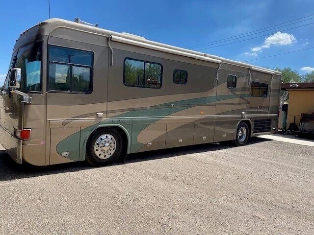 2002 Country Coach Intrigue - $37,000