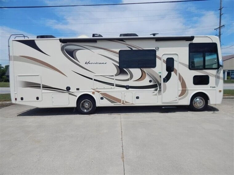 2017 Thor Hurricane 29M - $500