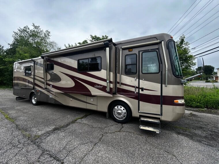 2005 MONACO DIPLOMAT PUSHER - $29,500