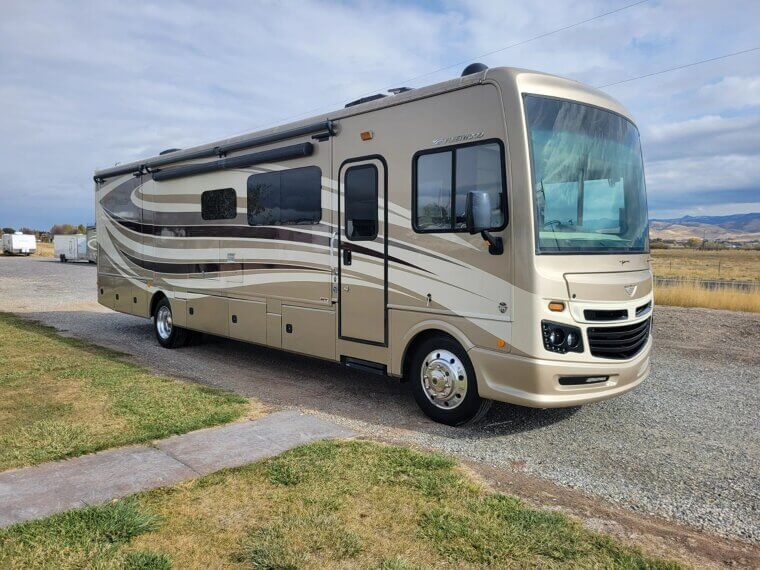 2017 FLEETWOOD BOUNDER 35P - $42,495