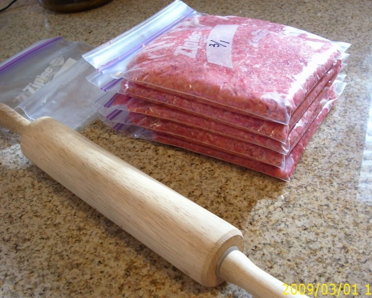 Use A Ziploc Bag To Flatten Ground Meat