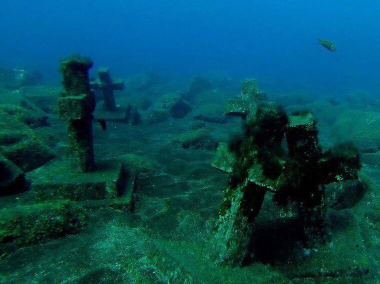 Underwater Memorial For Missionaries Murdered By Pirates