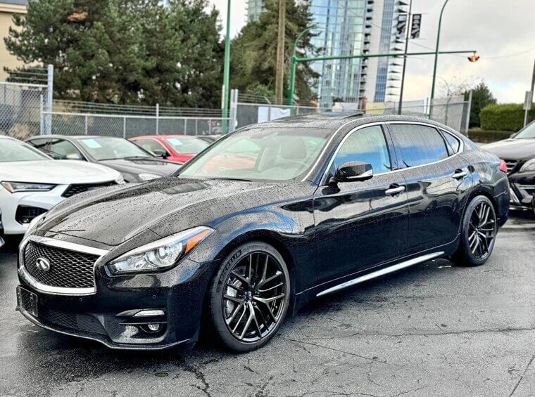 Infiniti Q70