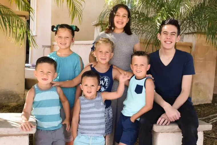 Pam Gets a Gut Feeling About the Seven Siblings