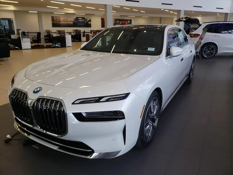 BMW I7