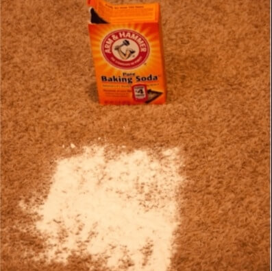 Elimina las manchas de aceite de la alfombra con bicarbonato sódico