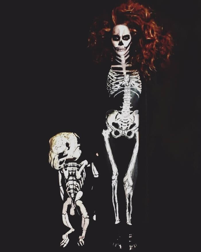 Halle Berry Does The Bone Dance As A Skeleton
