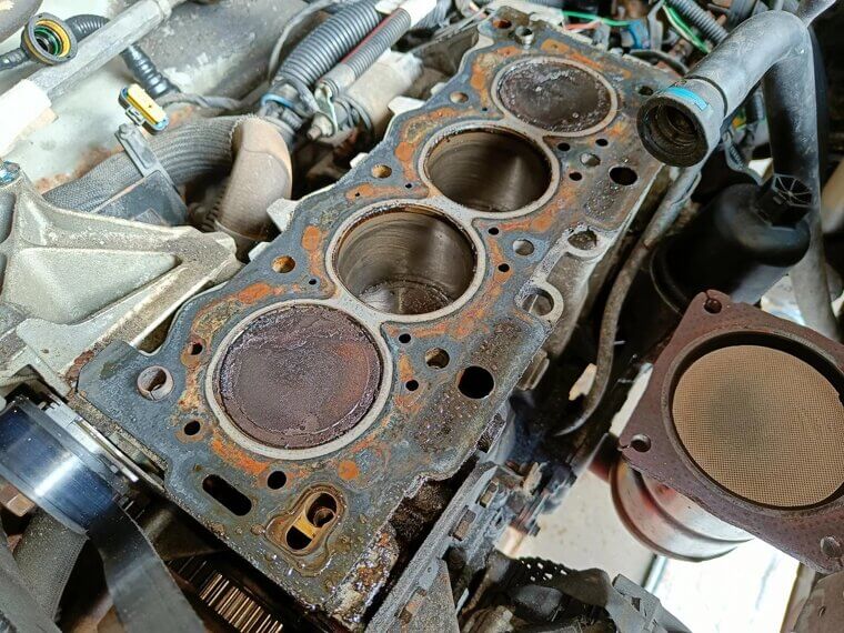 Cylinder Head Gasket Replacement