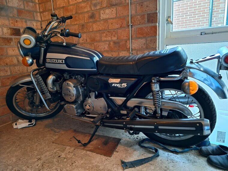 Suzuki RE5