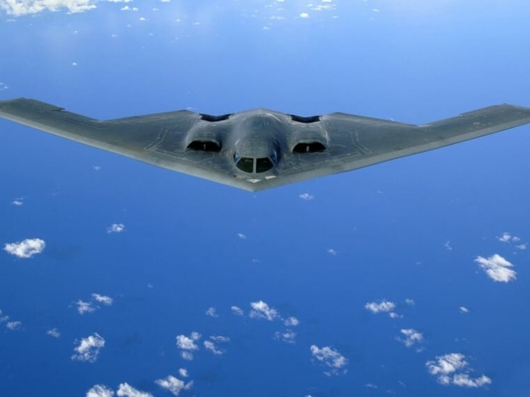 B-2軍用機の墜落