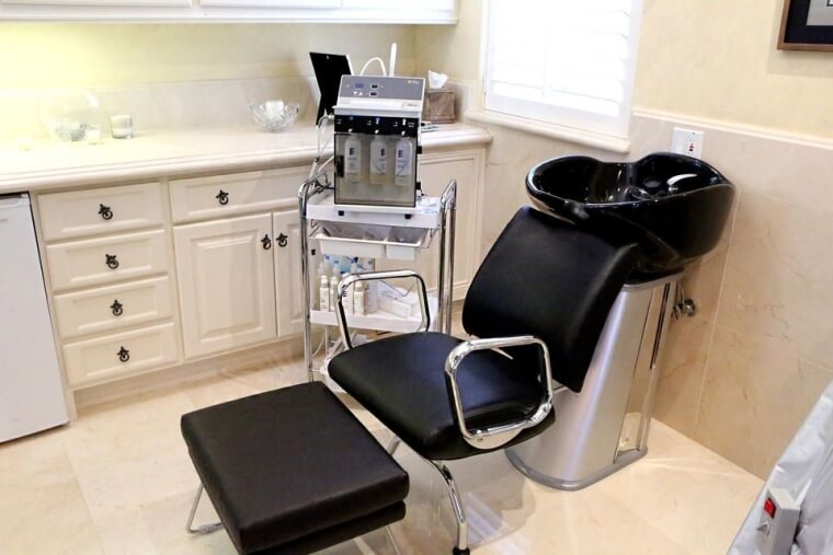 Adrienne Maloof's Fully Functional Home Salon