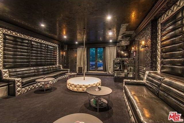 Slash's Night Club Room