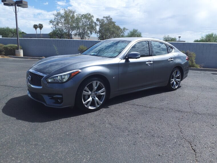 Infiniti Q70
