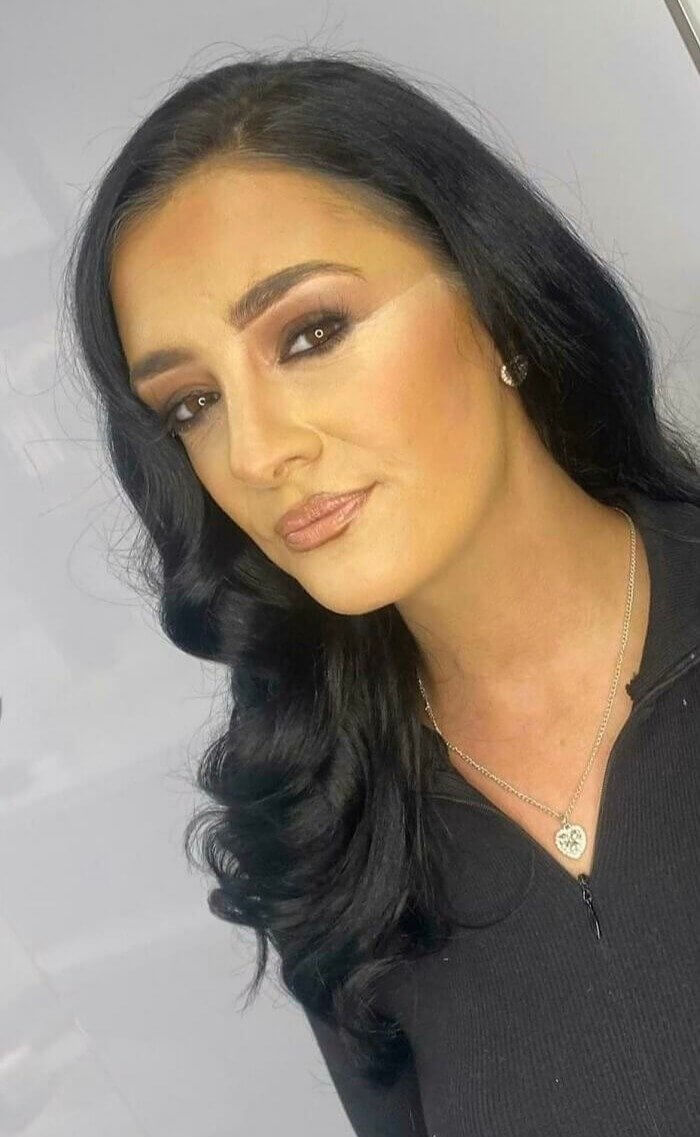 노란색과 줄무늬 메이크업 룩