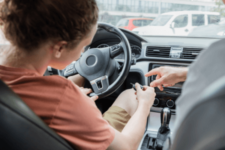 모든 운전자가 알아야 할 편리한 자동차 해킹 방법