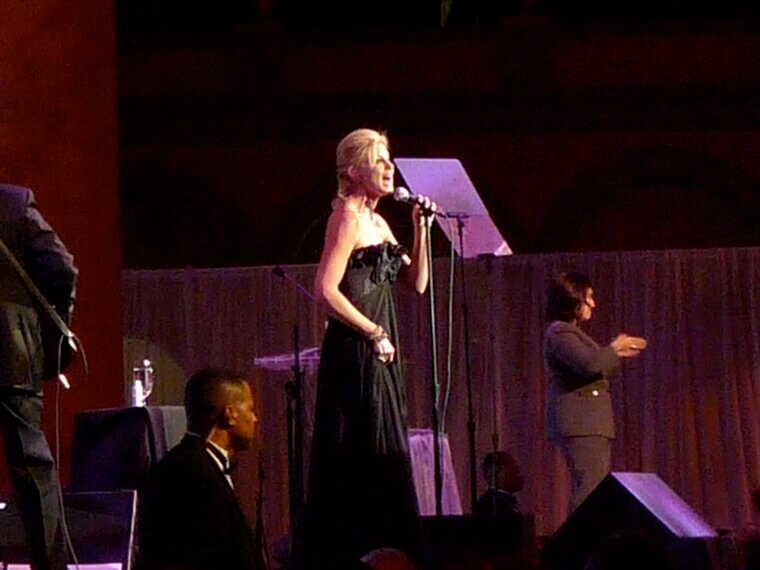 Faith Hill passed on 'How Do I Live' (Recorded by LeAnn Rimes)