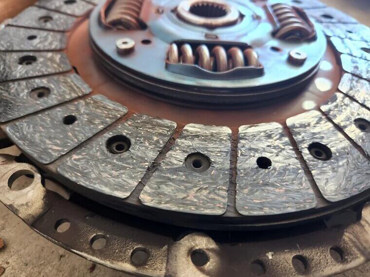 ​Riding the Clutch at Stoplights