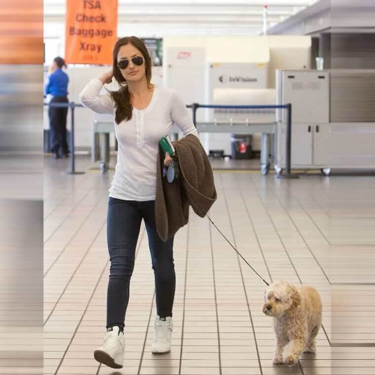 Minka Kelly Airport Look