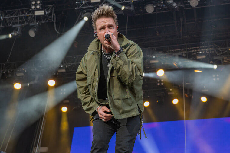 Papa Roach Singer Jacoby Shaddix Partners with Mental Health Crisis Organizations