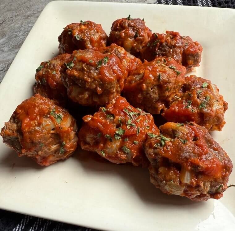 Mini Meatballs With a Simple Sauce
