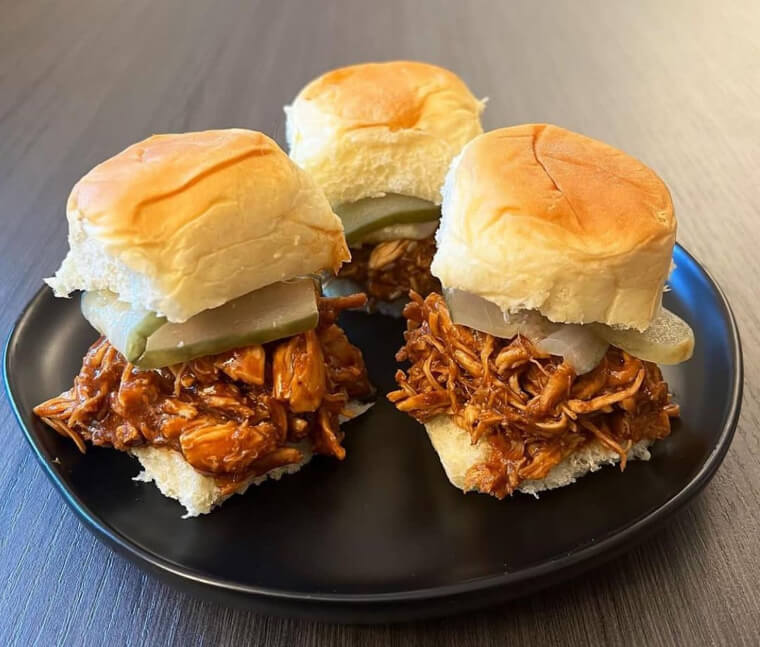 Slow-Cooker Pulled Chicken Sliders