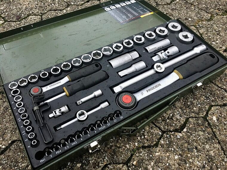 Socket Wrench Set (metric and SAE)
