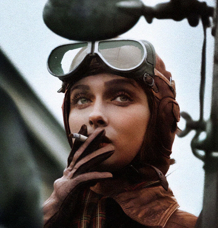 Shirley Slade, One of the First 1,000 Women Trained as Pilots