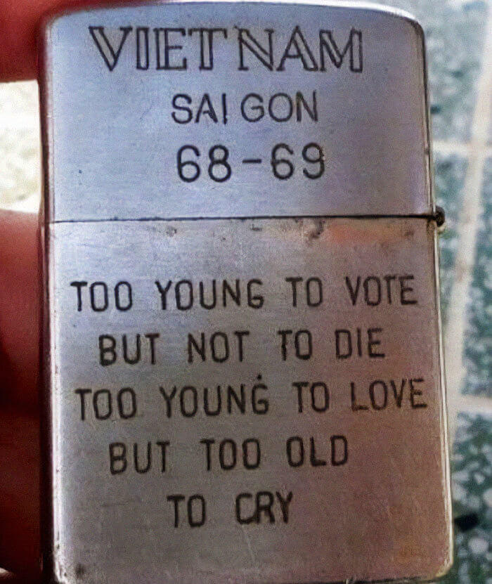 Is old too. Zippo Vietnam оригинал. Зажигалка зиппо Вьетнам. Too young to vote but not to die. Зажигалка зиппо оригинал Вьетнаме.