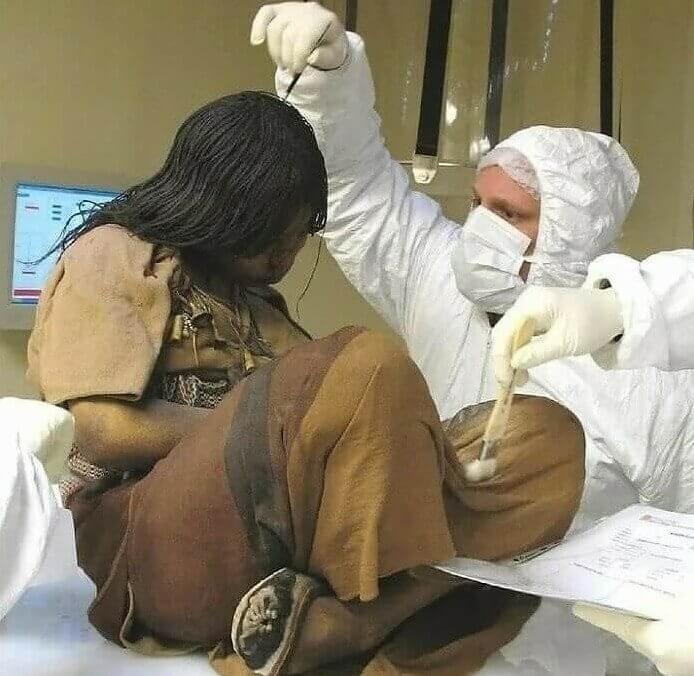 500-Year-Old Remains of a Girl Found Frozen on a Mountain