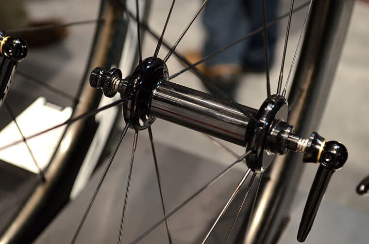 Certifique-se de que o espeto de sua bicicleta permaneça limpo