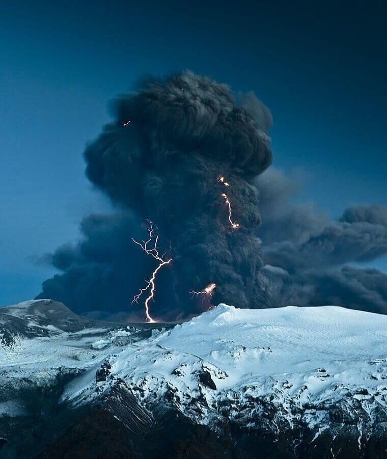 Volcanic Lightning