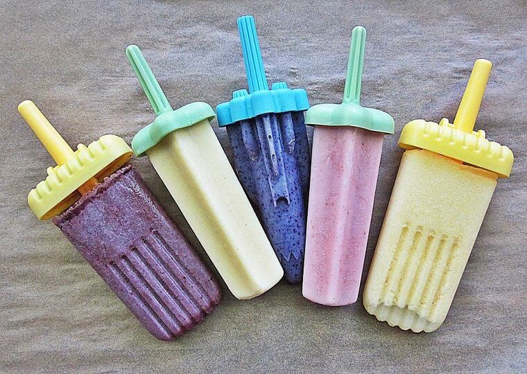Mit gefrorenem Joghurt ein schnelles Eis-Double herstellen