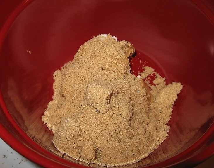 Halte braunen Zucker feucht mit einem Sugar Saver